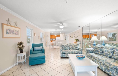 Madeira Beach Condo | 132 m² Condo ∙ 2 bedrooms ∙ 6 guests