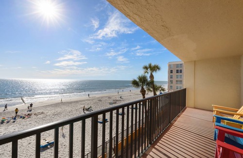 Madeira Beach Condo | 134 m² Condo ∙ 3 bedrooms ∙ 8 guests