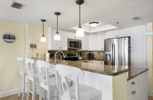 Madeira Beach Condo | 134 m² Condo ∙ 3 bedrooms ∙ 9 guests