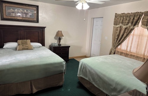 South Peninsula Historic District Hotel | 14 A-1 bed/1 bath Suite-2nd floor Courtyard View