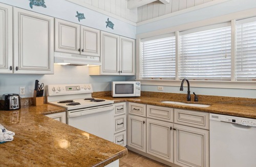 North Forest Beach House | 15 Bittern Street | Cozy Beach Home with Cottage & Pool 4 Houses to Beach!