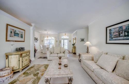 Biggar House | 16684 Wellington