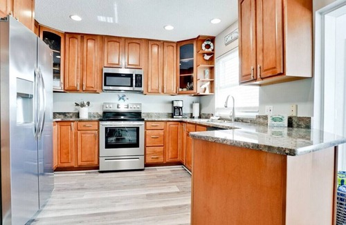 Bradenton House | 19th - Aunies Place · Totally Updated Pool/FUN/Beaches