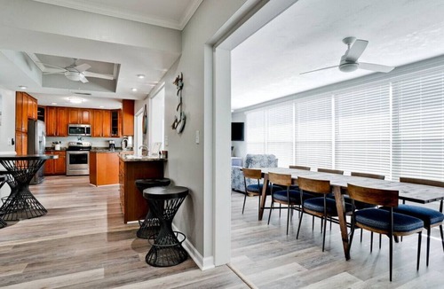 Bradenton House | 19th - Aunies Place · Totally Updated Pool/FUN/Beaches