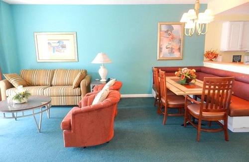Seabreeze Historic District Resort | 1BD/Daytona - Condo w/Wide Open Ocean F U N!