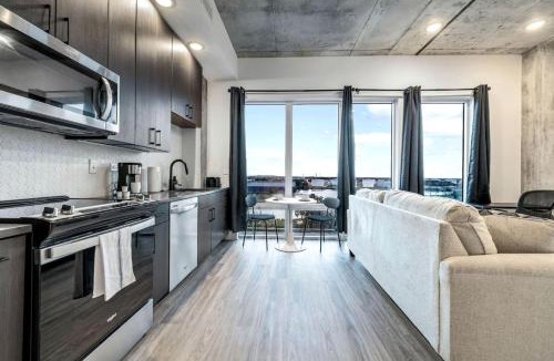 Channel District Apartment | 1BD in Channelside District | Perfect Remote Work