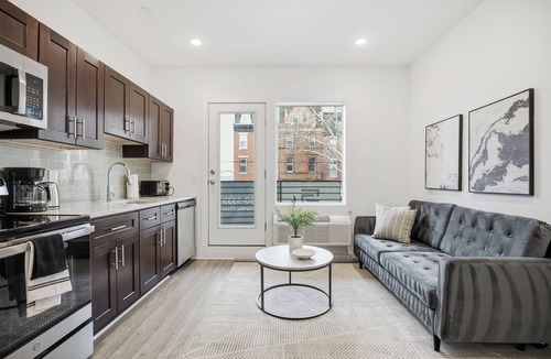 Fairmount Apartment | 1BR/1BA apartment in the Fairmount Square building