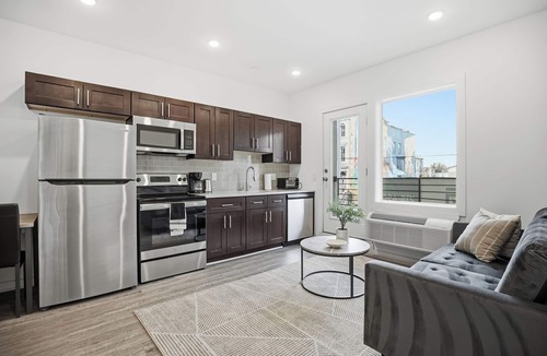 Fairmount Apartment | 1BR/1BA apartment in the Fairmount Square building