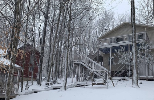 Charter Hills House | ★ 1mi to Beech Mtn ★ Fireplace ★ Fast Wifi ★