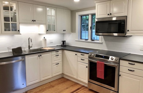 Doylestown Apartment | 1st floor Apartment in Center of Town