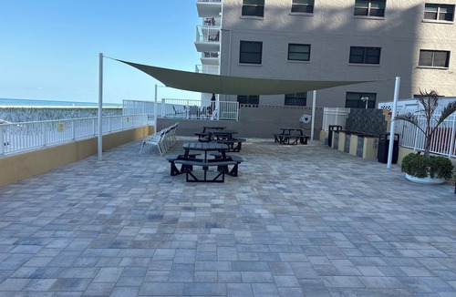 Indian Shores House | 2-bedroom building in phenomenal Indian Shores with AC comfort