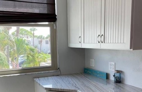 South Bradenton Condo | 2 Bedroom Condo L-426509 by Houzlet
