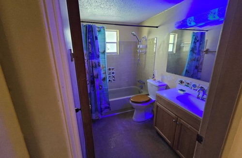 Port Richey House | 2-bedroom house in peaceful Port Richey with cool AC