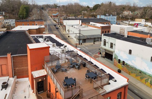 Jonesville Apartment | 2 Bedroom Suite Downtown Elkin Yadkin Valley