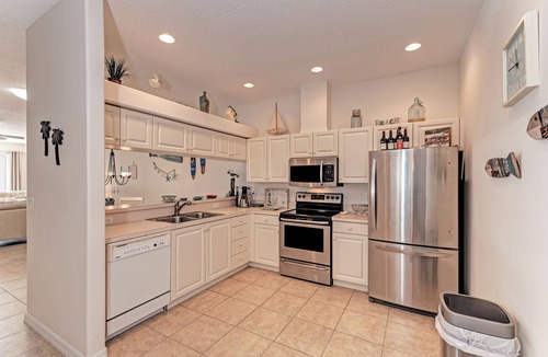 Bradenton Villa | 2 BR,2BA Villa with den & garage close to the beaches of Anna Maria Island