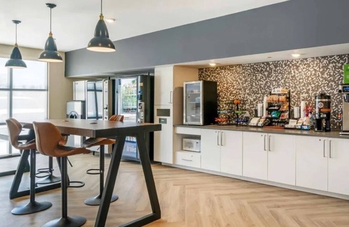 Biggar Hotel | 2 Elegant Units Near Lakes Regional Park - 2.6 mi | Onsite Pool | Free Breakfast