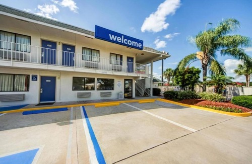 Lakeland Apartment | 2 Full Beds | Micfridge
