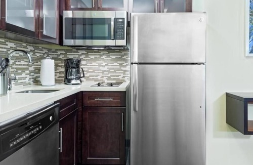 Seybold House | 2 Gorgeous Units Near Magic City Casino, Kitchen, Pool, Shuttle