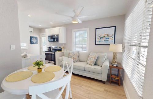 Madeira Beach House | 2 - Island Paradise Cottages - Sea Breeze