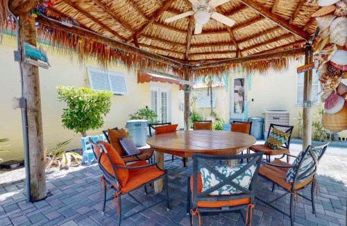 Madeira Beach House | 2 - Island Paradise Cottages - Sea Breeze