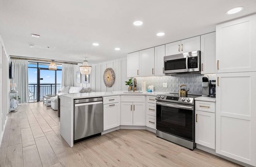 Windy Hill Apartment | 2 King Suites! Luxury DIRECT Ocean Front by Barefoot Landing - Great Resort w/tons of amenities!
