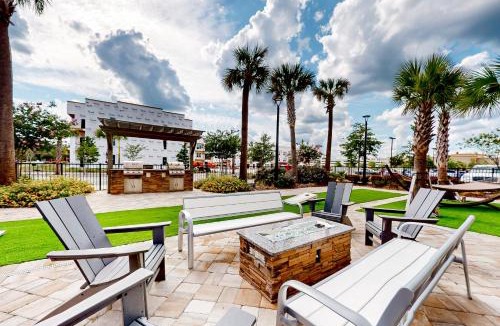 Gainesville House | 2 Mi to UF Campus! Dog-Friendly Condo w/Pool