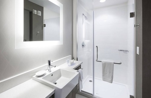 Clearwater Beach Hotel | 2 Pet-friendly Units, Outdoor Pool, Comes with Free Breakfast!