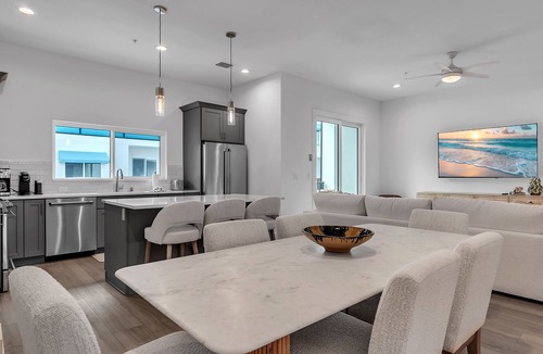Madeira Beach House | ☀2 Townhomes🌴Azul A3/A4🐬Great Location🏖️Close to Beach🍹Private Rooftop Decks