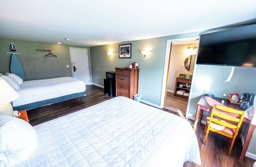 Shawnee On Delaware Hotel | 2 Units | Mountain Retreat | Refined Comfort & Scenic Views in a Serene Hideaway