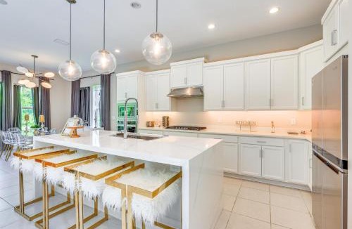 Southside House | < 20 Mi to JAX Beach + Game Days: Upscale Retreat