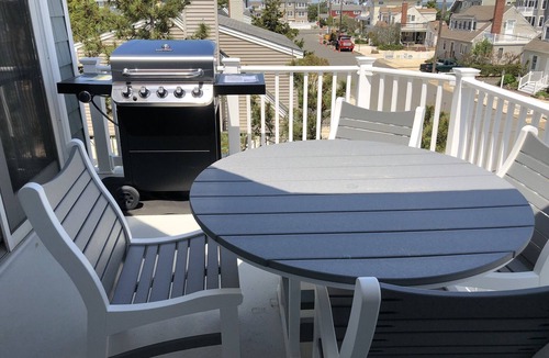 The Dunes House | 2026 Calendar Open - Summer Weekly Rental - 5 Houses from the Beach