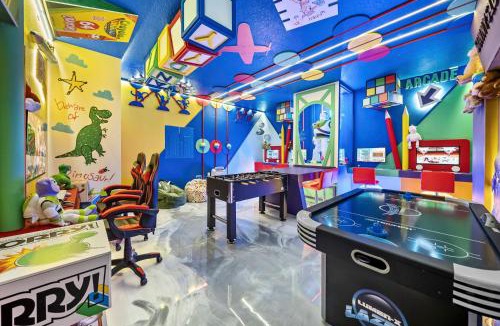 Four Corners House | 2026 NEW Themed 10BD At Windsor Cay