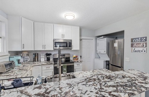 Riverside House | 2694- Charm Your Pants Off, Single Level, Sleeps 10, Pet & Family Friendly