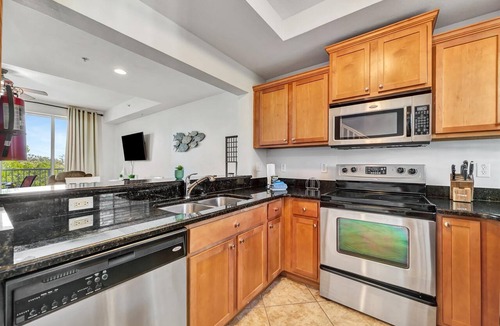 Ruskin House | 2B Resort Townhome | Heated Pool & Beach Access