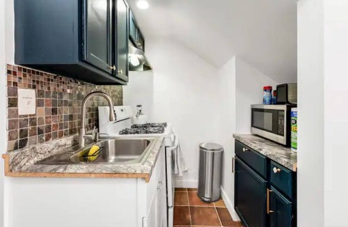 North Bergen Apartment | 2BDR 3Bed Second Floor/15 minutes to NYC Times Sq.