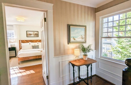 Pettigru Street Historic District Apartment | 2bed Apt - 5 min walk to Swamp Rabbit - 15min walk to downtown - 3min walk BSWA