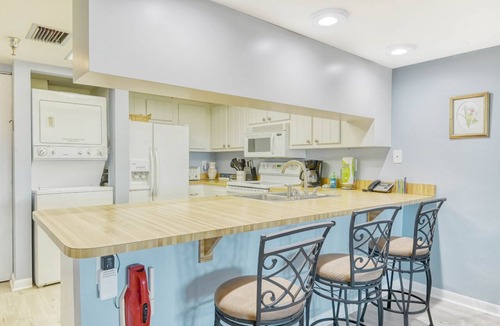 Madeira Beach Condo | 2BR Condo - Paradise Found Beach Front Complex! Miles of walkable Beach
