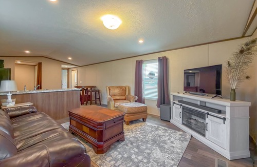 Donalsonville House | 2BR Lake Seminole Fishing cabin -2 Min Boat ramp 4 Min Big Jim's
