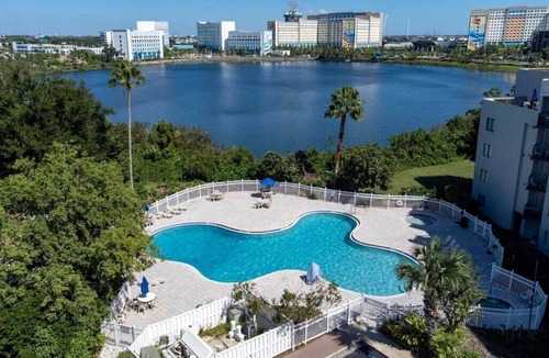 Florida Center Villa | 2BR near Universal & Epic Universe–Pool & Gym