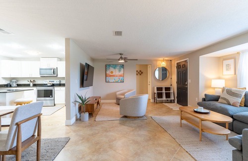 Gulf Gate Estates House | 2BR Retreat - Private Pool Near Siesta Key