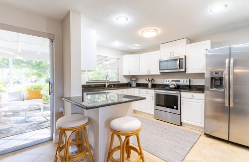 Gulf Gate Estates House | 2BR Retreat - Private Pool Near Siesta Key