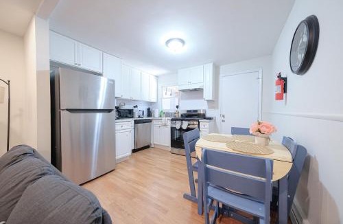 Lower Vailsburg Apartment | 2BR w private patio in Ironbound NYC, EWR, MetLife