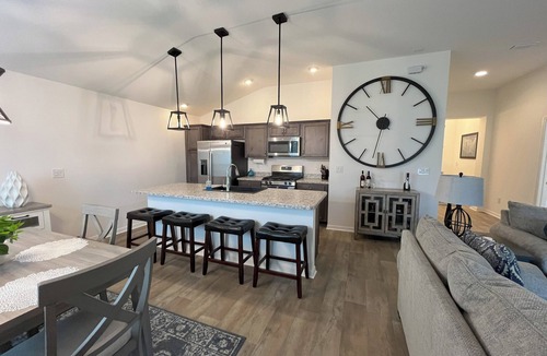 Wildwood House | 3 BEDROOM 2 BATH DESIGNER in THE VILLAGES with 2-CAR Garage & ELECTRIC GOLF CART