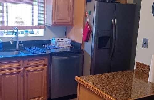 Palm Harbor House | 3-bedroom 2-bath vacation home located in Salt water Canal in Palm Coast Fl.
