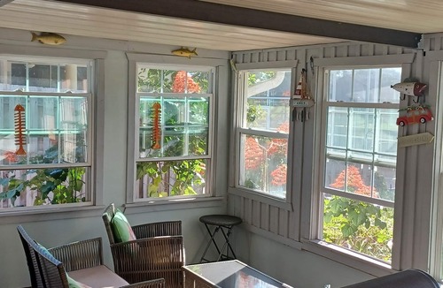Palm Harbor House | 3-bedroom 2-bath vacation home located in Salt water Canal in Palm Coast Fl.