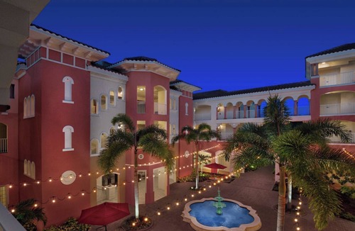Williamsburg Condo | 3-bedroom 3 bath condo -sleeps 12- with full kitchen near theme parks