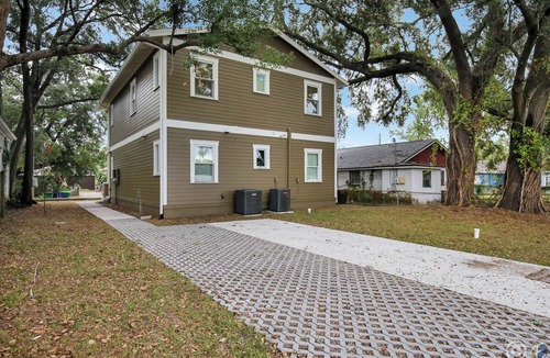 Ybor City Apartment | 3-bedroom apartment in beautiful Tampa with cool AC