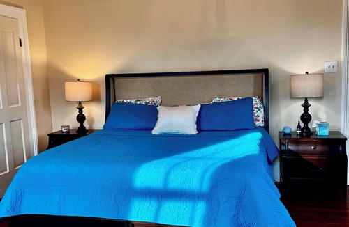 Washington Bed & Breakfast | 3-bedroom bed & breakfast in historical Washington with AC