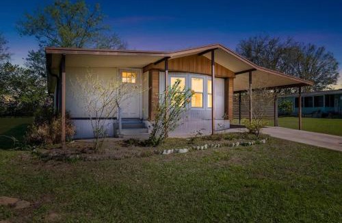Dade City House | 3 Bedroom, Comfy Home Dade City, Gated Community