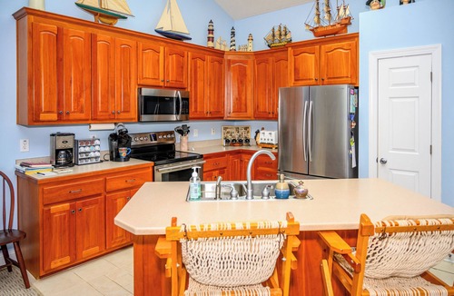 Holden Beach Cottage | 3-bedroom cottage in Holden Beach steps away from the Public Beach Access